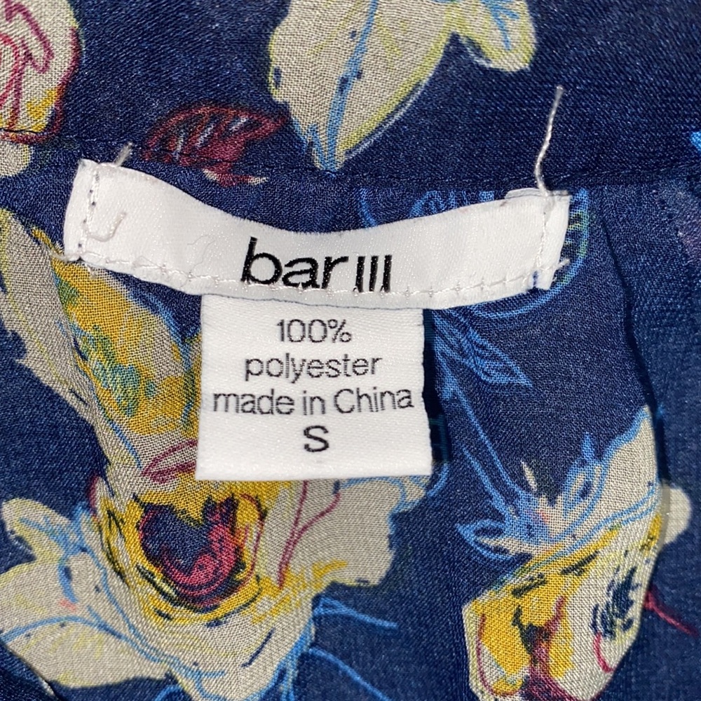 Mid low button down blouse - Picture 3 of 3